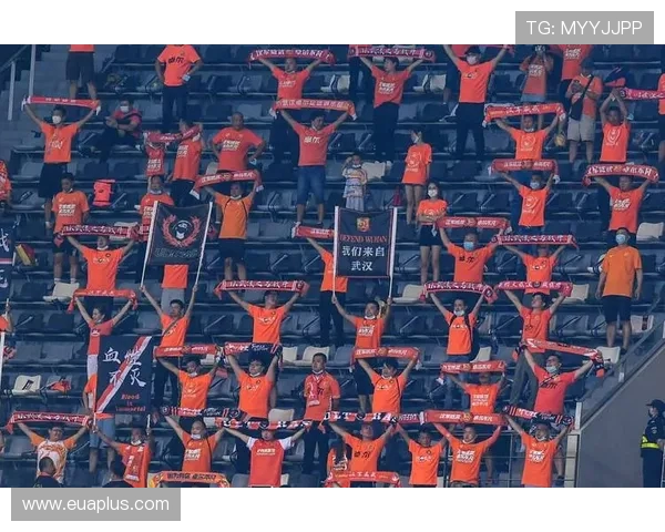 武汉篮球队的力量变革引发热议球迷热情与球队未来的交汇点